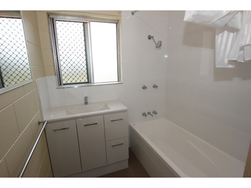 Manoora QLD 4870