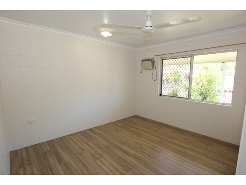 Manoora QLD 4870