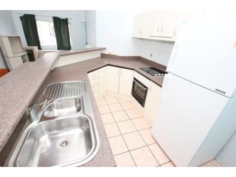 4/176 Hoare Street, Manunda QLD 4870