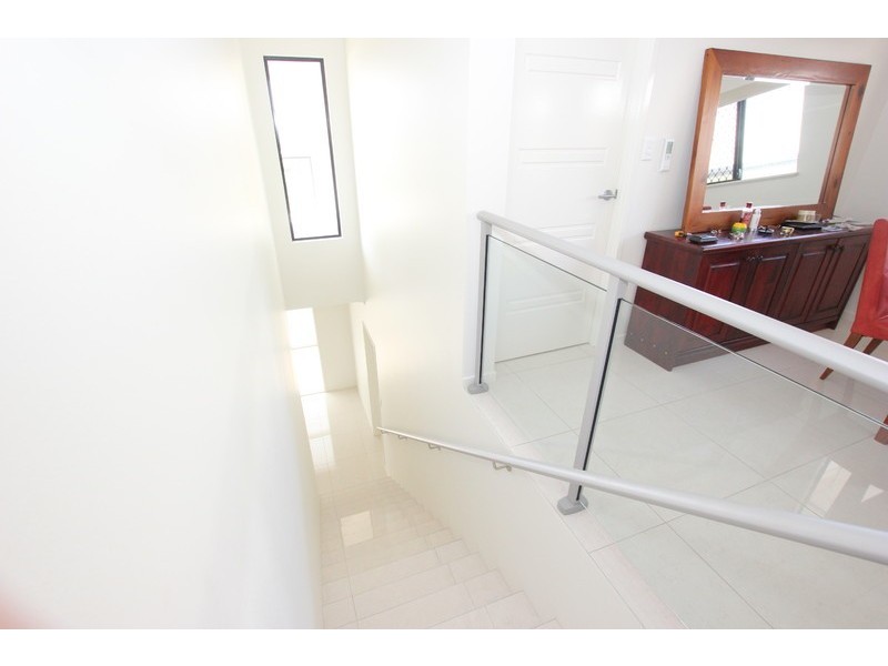 28 City View Crescent, Mooroobool QLD 4870