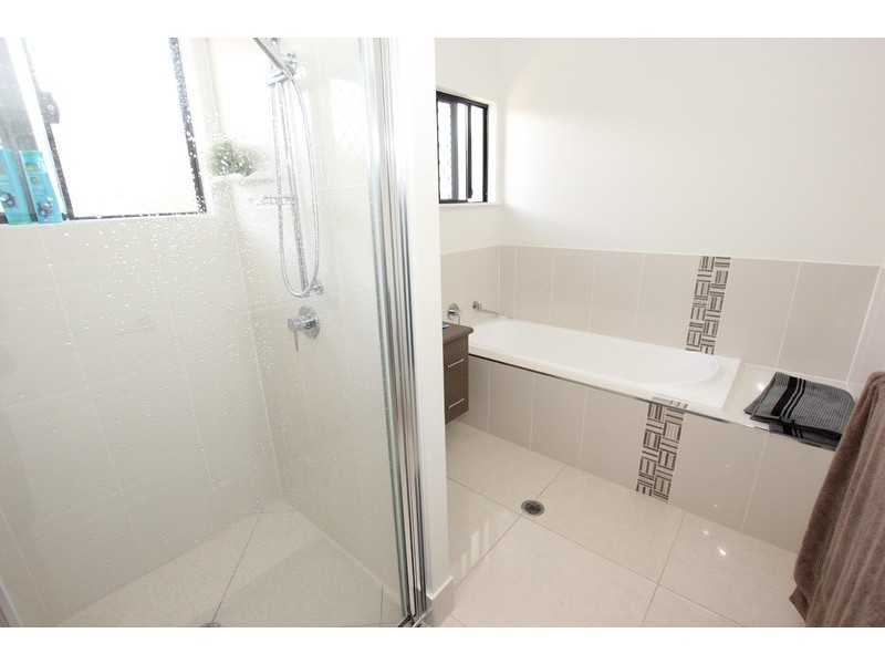 28 City View Crescent, Mooroobool QLD 4870