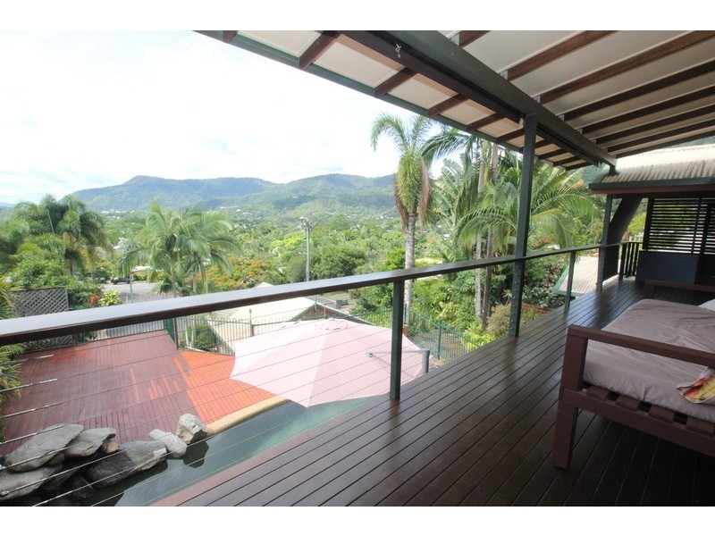 6 Dennis Close, Mooroobool QLD 4870