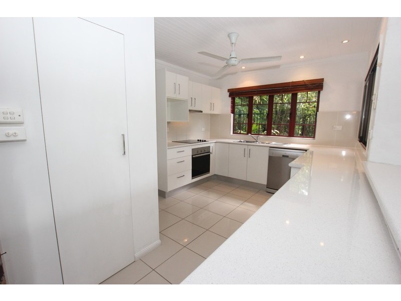 6 Dennis Close, Mooroobool QLD 4870