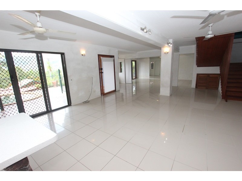 6 Dennis Close, Mooroobool QLD 4870