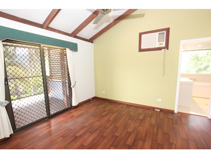 6 Dennis Close, Mooroobool QLD 4870