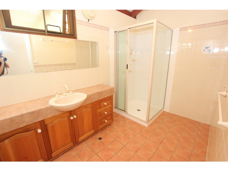 6 Dennis Close, Mooroobool QLD 4870