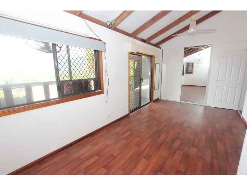 6 Dennis Close, Mooroobool QLD 4870