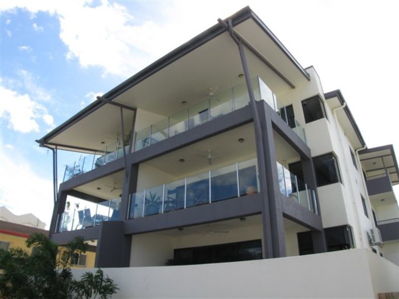 1/172 McLeod Street, Cairns North QLD 4870