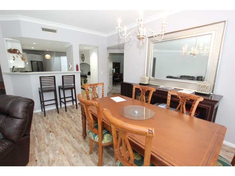 61/8 Munro Terrace, Mooroobool QLD 4870