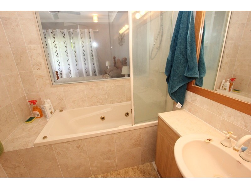 61/8 Munro Terrace, Mooroobool QLD 4870