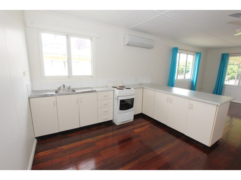 32B Earl Street, Westcourt QLD 4870