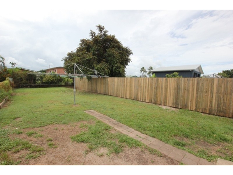 32B Earl Street, Westcourt QLD 4870