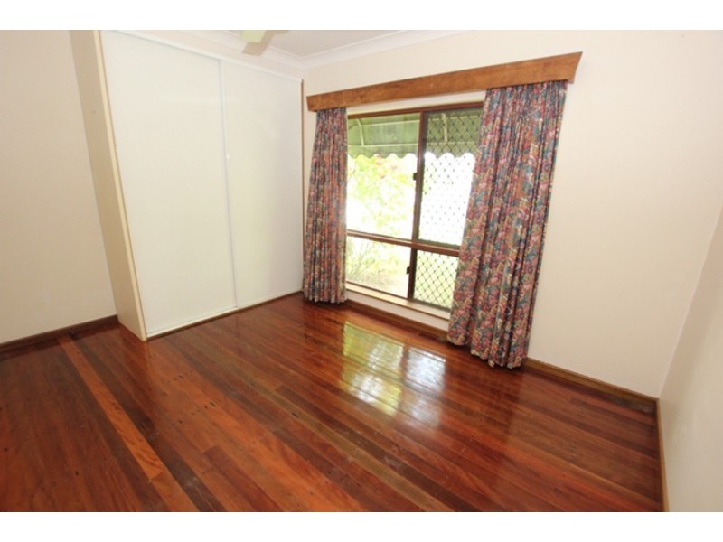 2 Rockton Place, Mooroobool QLD 4870