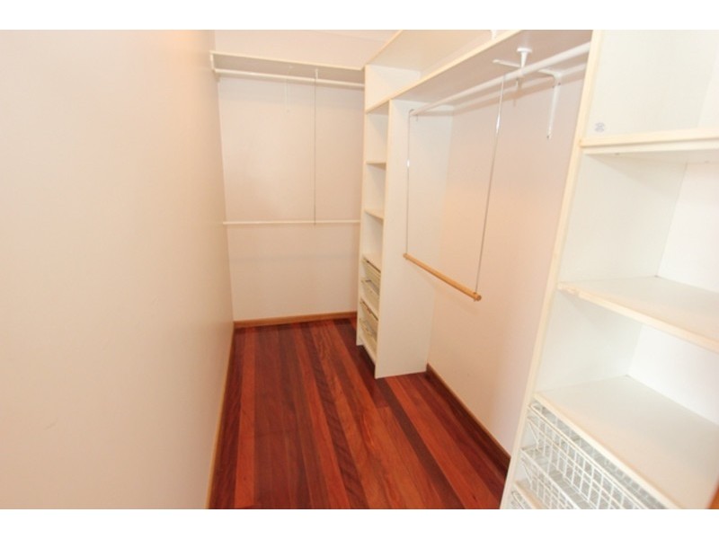 2 Rockton Place, Mooroobool QLD 4870