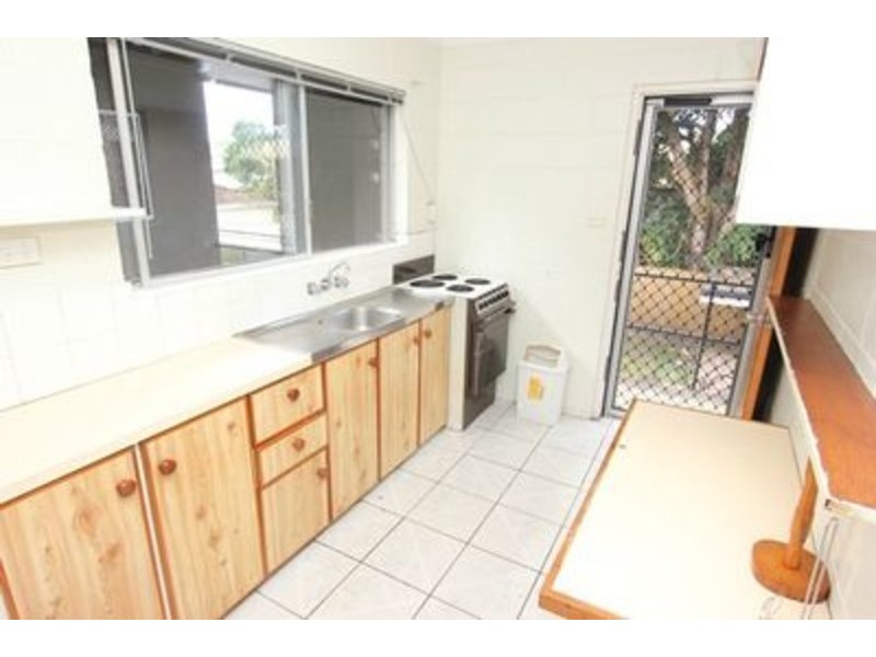 2/28 Digger Street, Cairns North QLD 4870