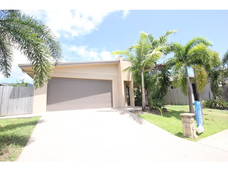 11 Thooleer Vista, Trinity Park QLD 4879