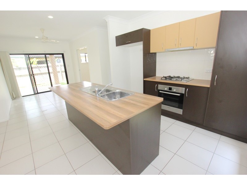 11 Thooleer Vista, Trinity Park QLD 4879