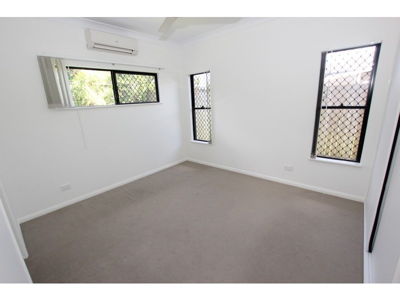 11 Thooleer Vista, Trinity Park QLD 4879