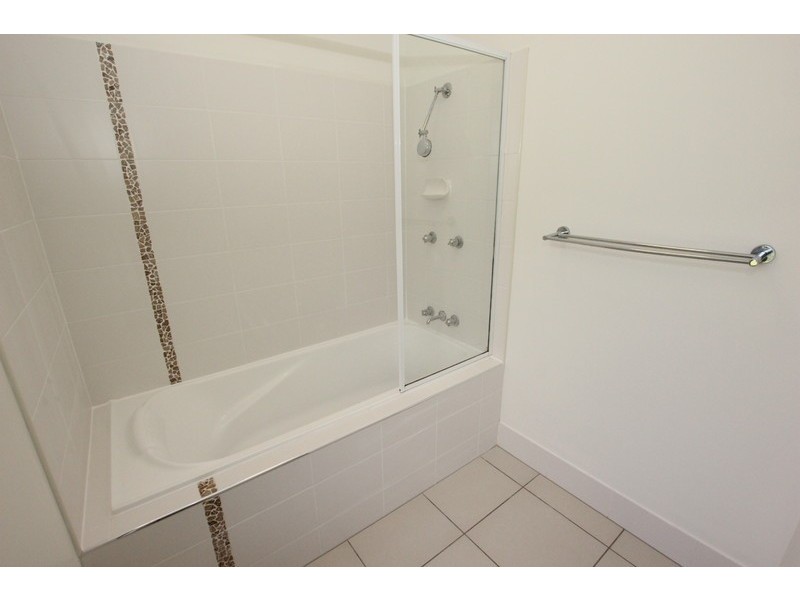 11 Thooleer Vista, Trinity Park QLD 4879