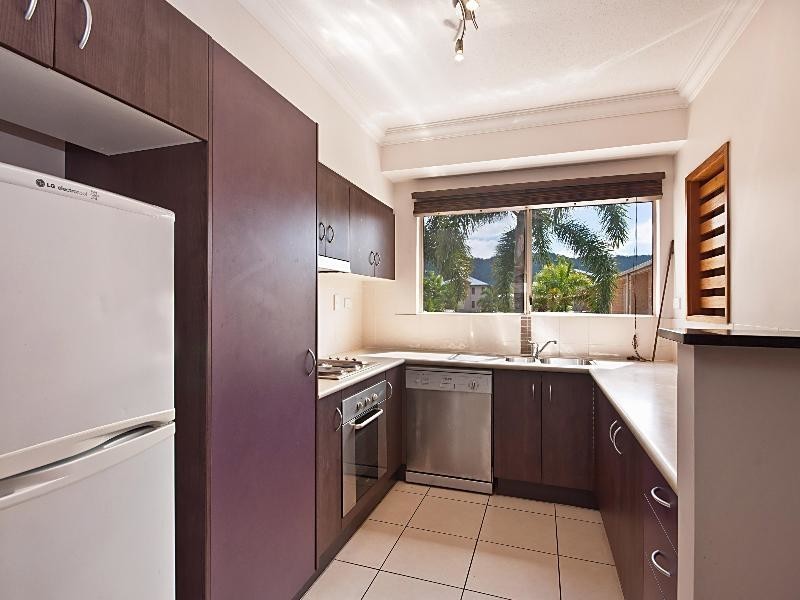 224/29-33 Springfield Crescent, Whitfield QLD 4870