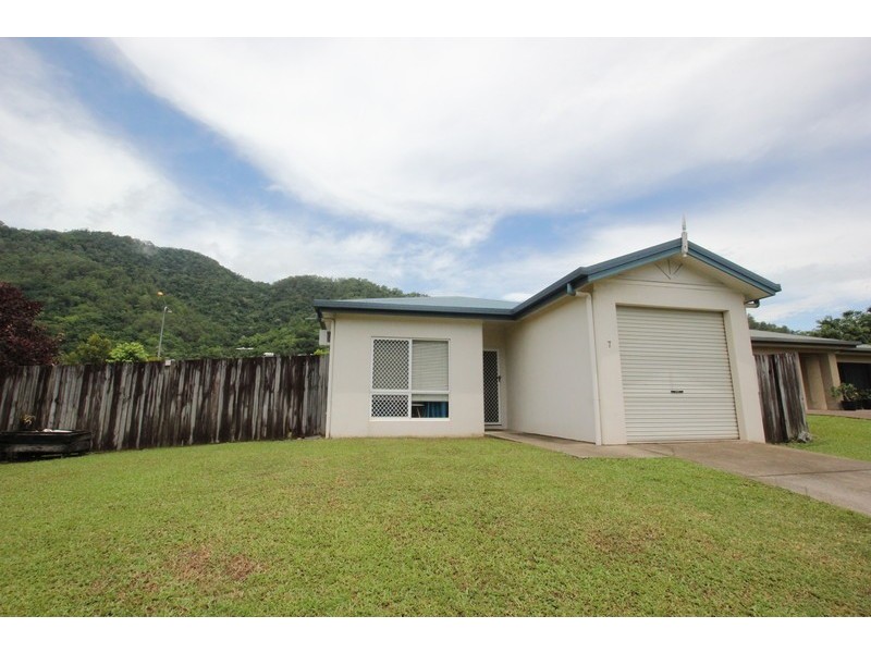 7 Sailfish Close, Kanimbla QLD 4870