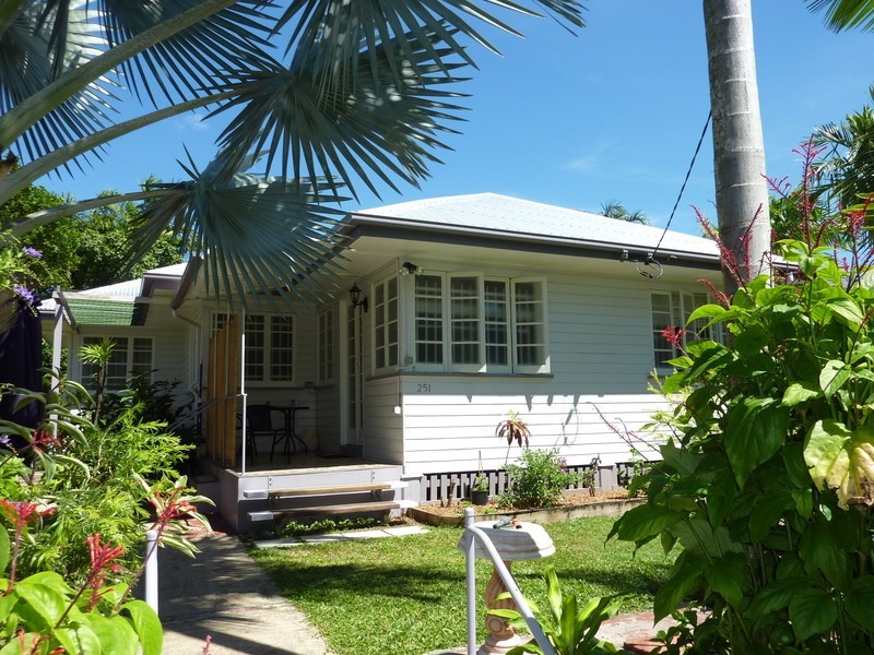 251 Aumuller Street, Westcourt QLD 4870
