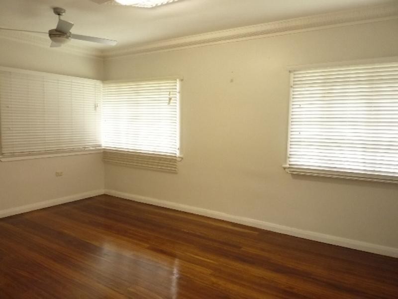 251 Aumuller Street, Westcourt QLD 4870