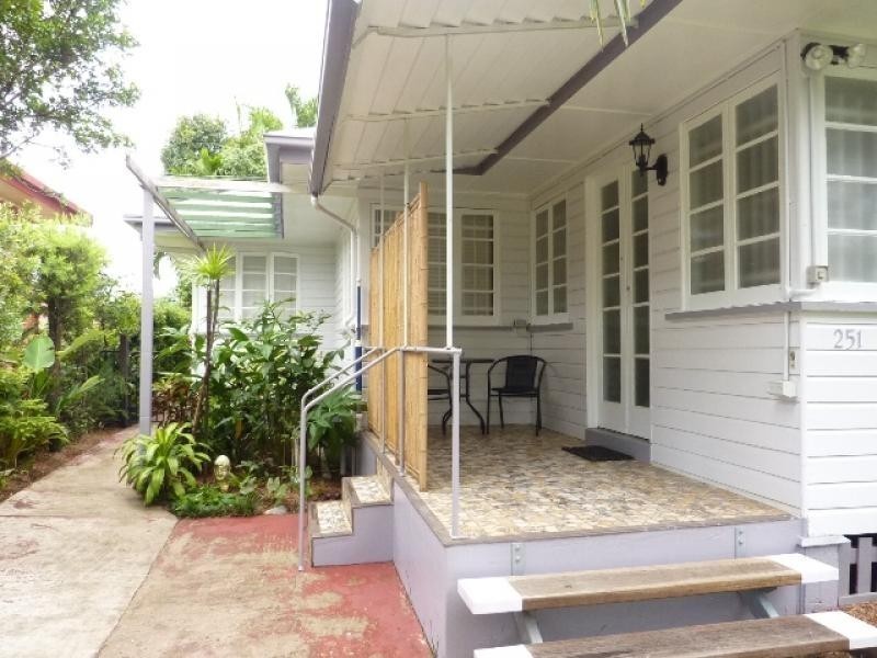 251 Aumuller Street, Westcourt QLD 4870