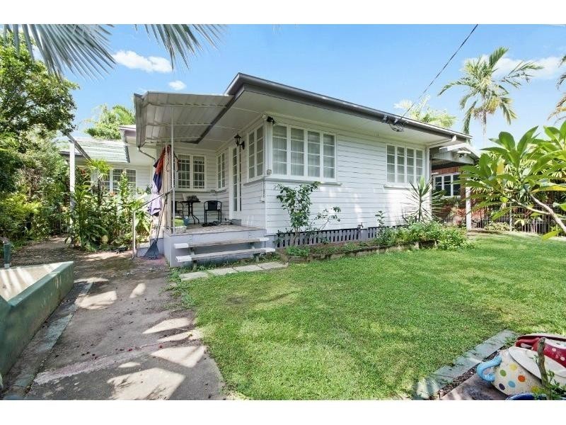 251 Aumuller Street, Westcourt QLD 4870