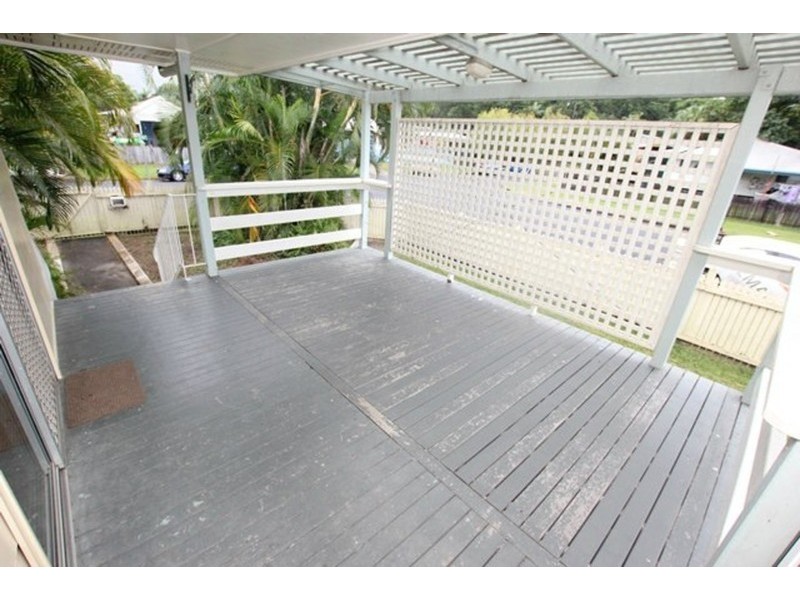 16 Witney Street, Manoora QLD 4870