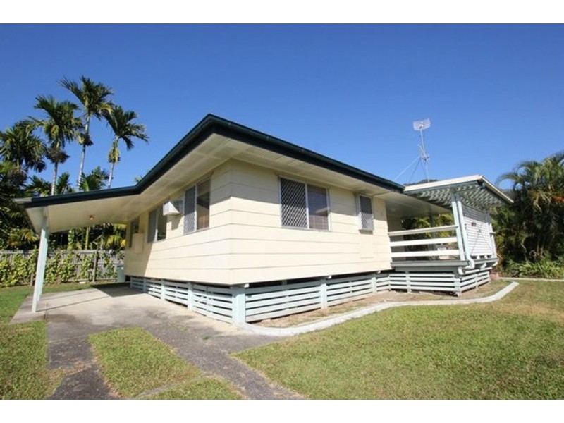 16 Witney Street, Manoora QLD 4870