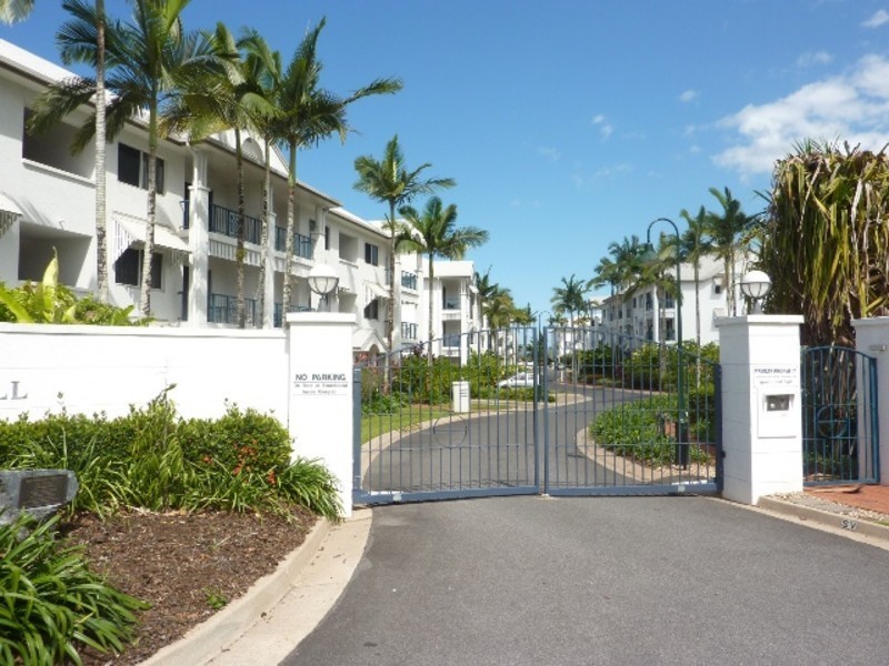 6/8 Munro Terrace, Mooroobool QLD 4870