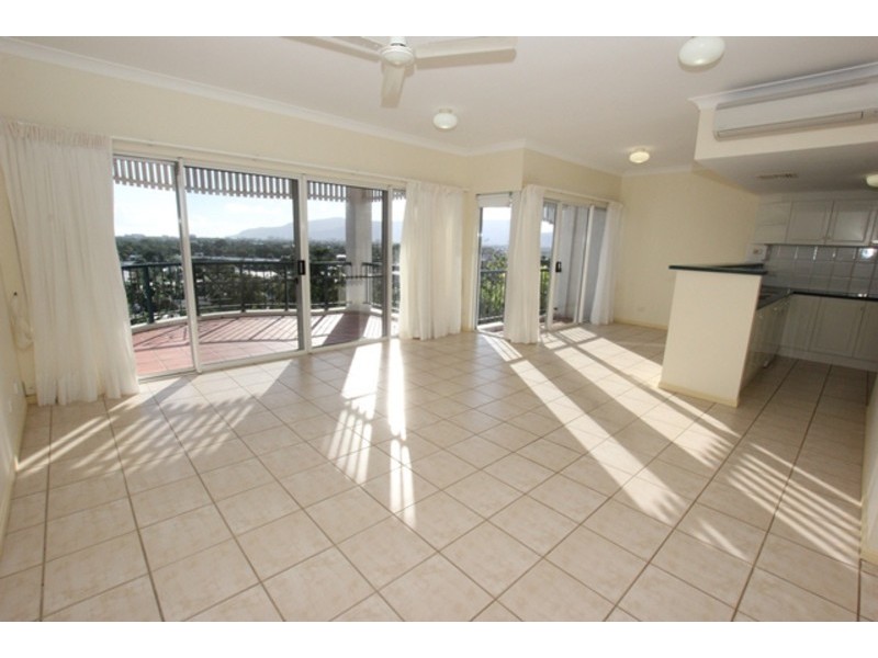 6/8 Munro Terrace, Mooroobool QLD 4870