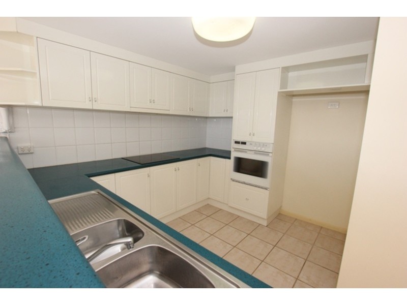 6/8 Munro Terrace, Mooroobool QLD 4870