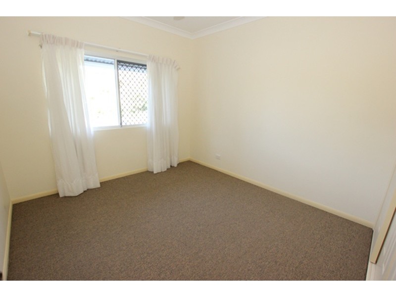 6/8 Munro Terrace, Mooroobool QLD 4870