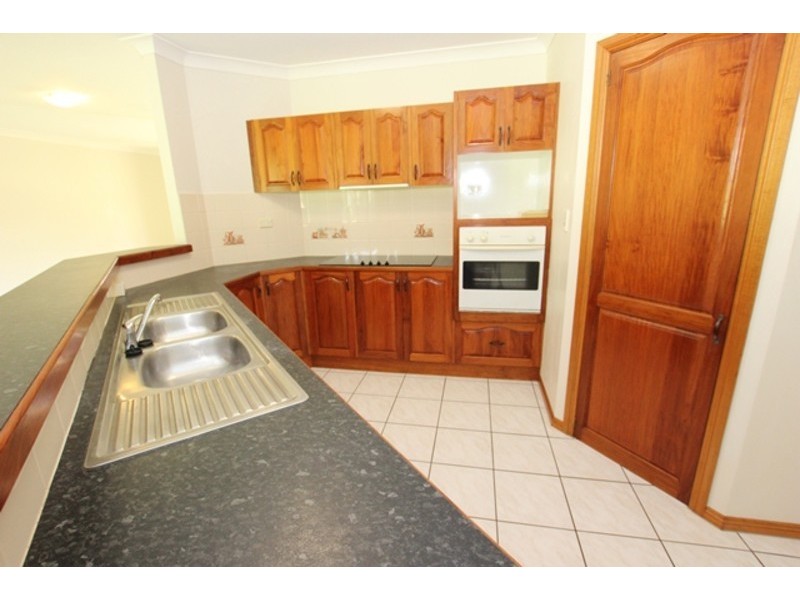 2 Schweitzer Close, Brinsmead QLD 4870