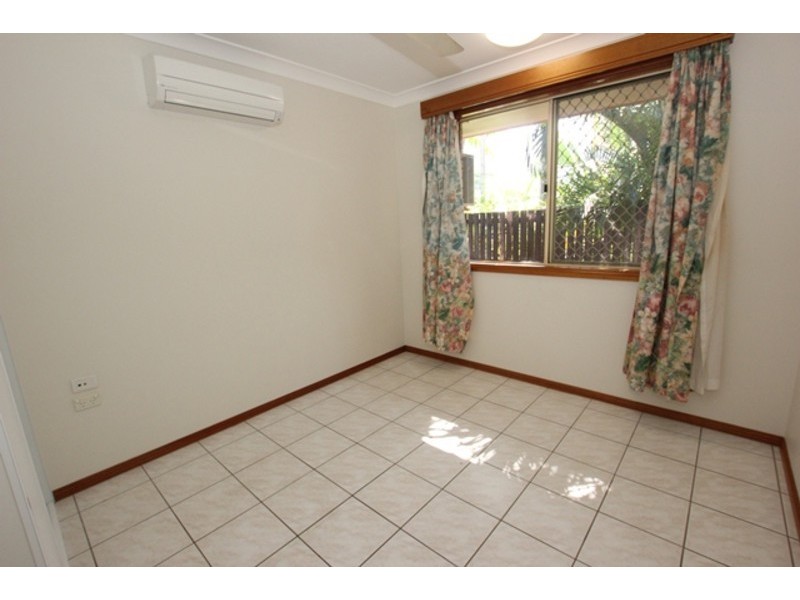 2 Schweitzer Close, Brinsmead QLD 4870