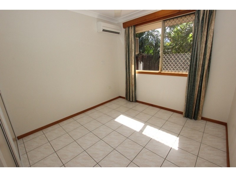 2 Schweitzer Close, Brinsmead QLD 4870
