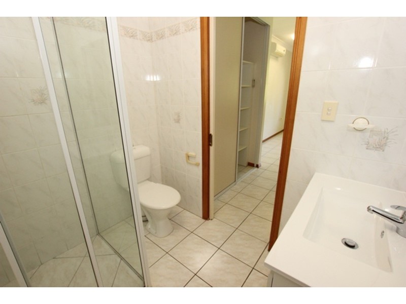 2 Schweitzer Close, Brinsmead QLD 4870