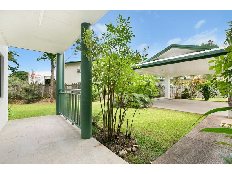2/10 Ingham Court, Mooroobool QLD 4870