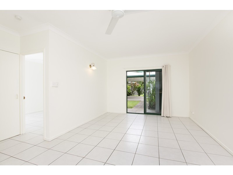 2/10 Ingham Court, Mooroobool QLD 4870