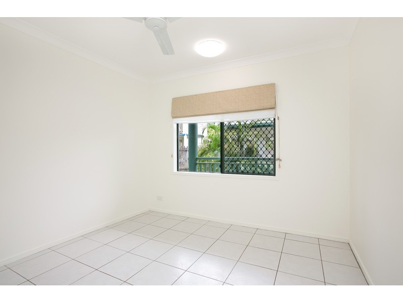 2/10 Ingham Court, Mooroobool QLD 4870