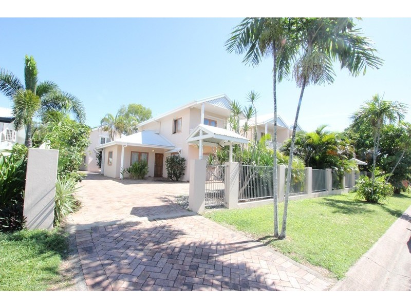 2/76-78 Cedar Road, Palm Cove QLD 4879