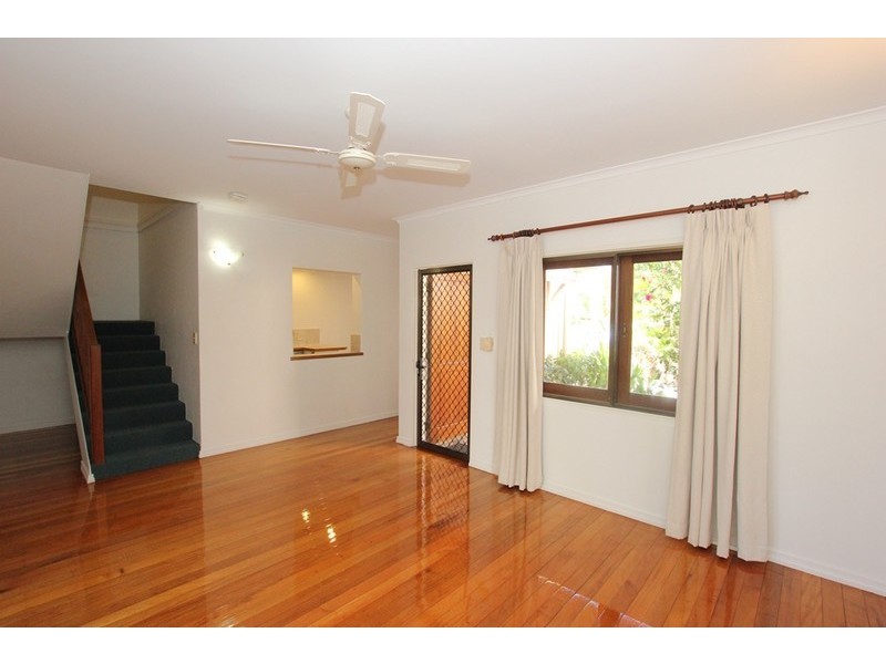 2/76-78 Cedar Road, Palm Cove QLD 4879