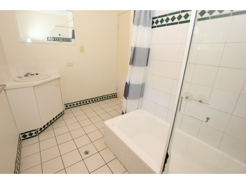 1/3 Tenni Street, Freshwater QLD 4870