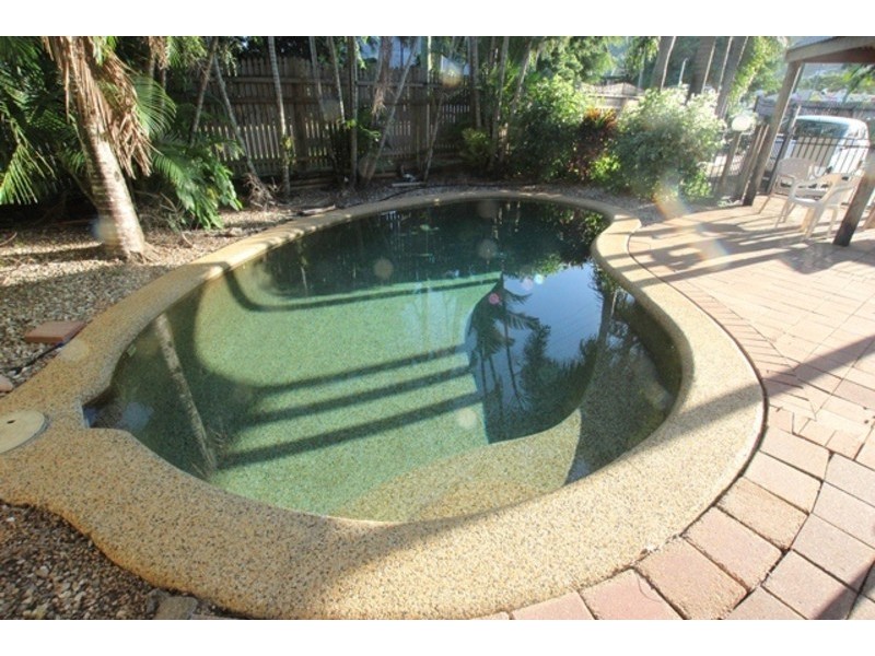 1/3 Tenni Street, Freshwater QLD 4870