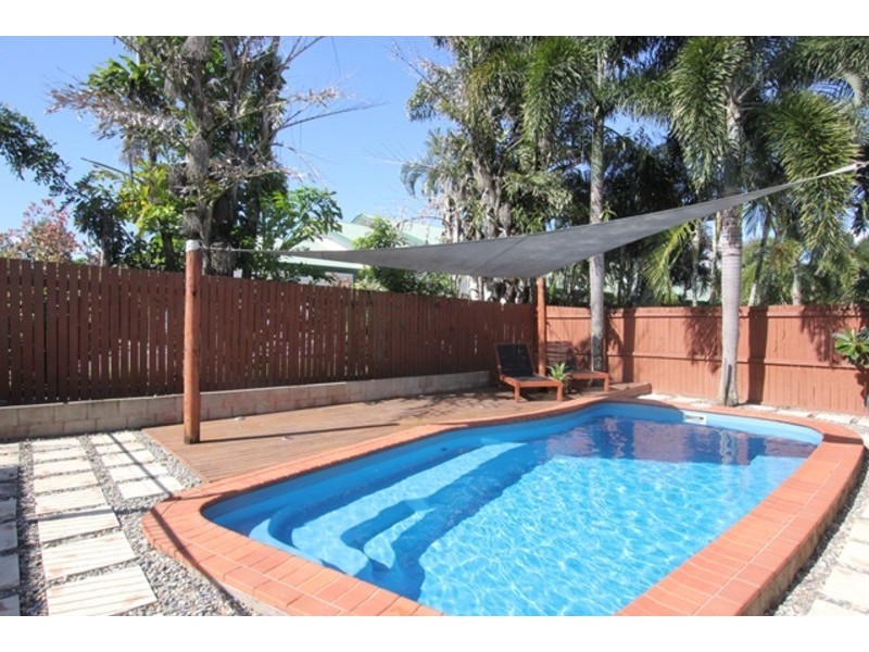 8 Glasgow Street, Mount Sheridan QLD 4868
