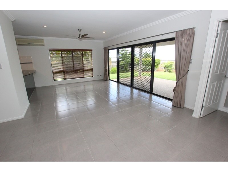 13 Elphinstone Street, Kanimbla QLD 4870