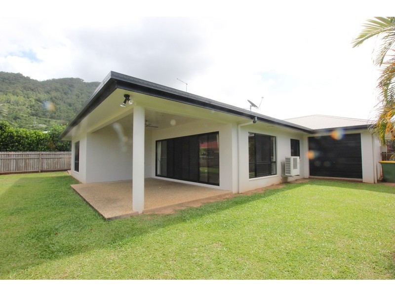 13 Elphinstone Street, Kanimbla QLD 4870