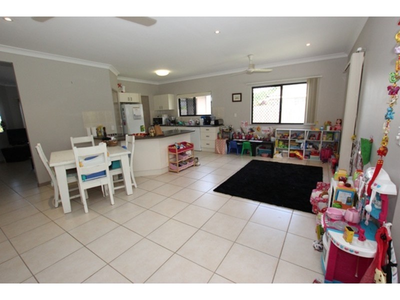 107 McFarlane Drive, Kanimbla QLD 4870